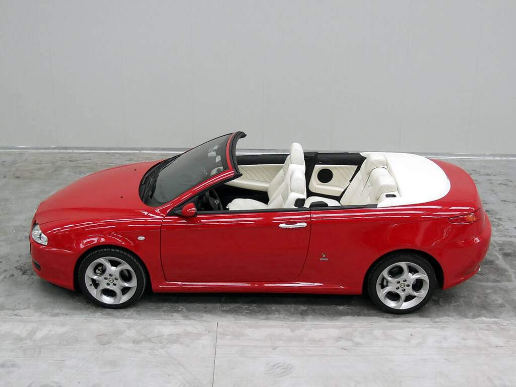 Alfa Romeo GT Cabriolet Prototype (2005),  ajouté par fox58