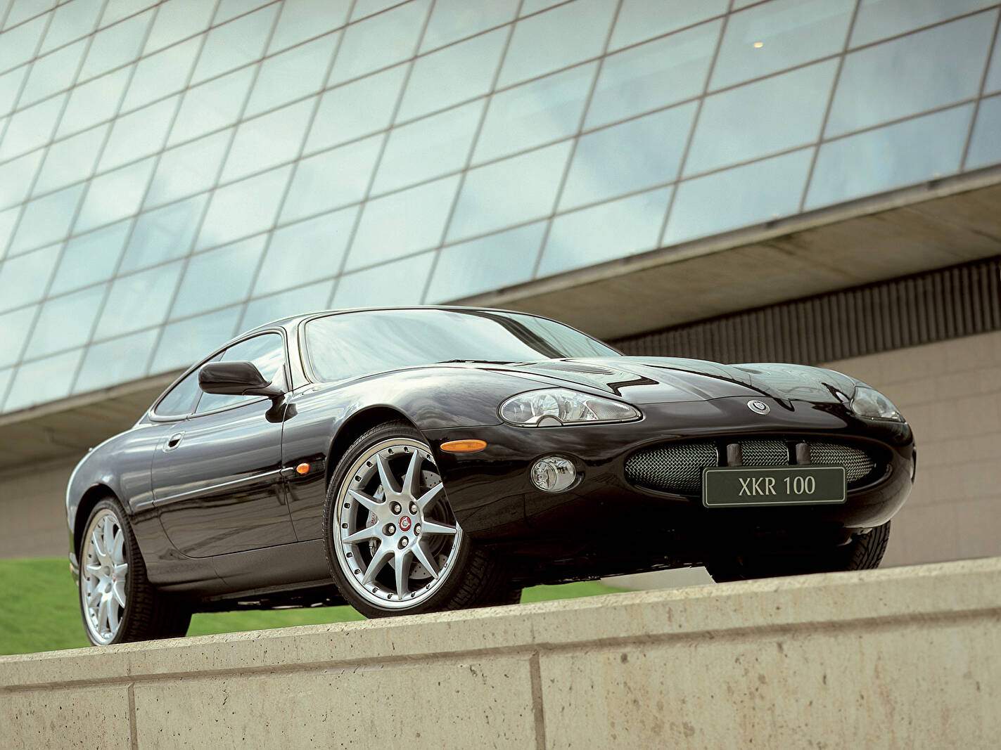 Jaguar XKR Coupé 4.0 « 100 » (2002),  ajouté par fox58