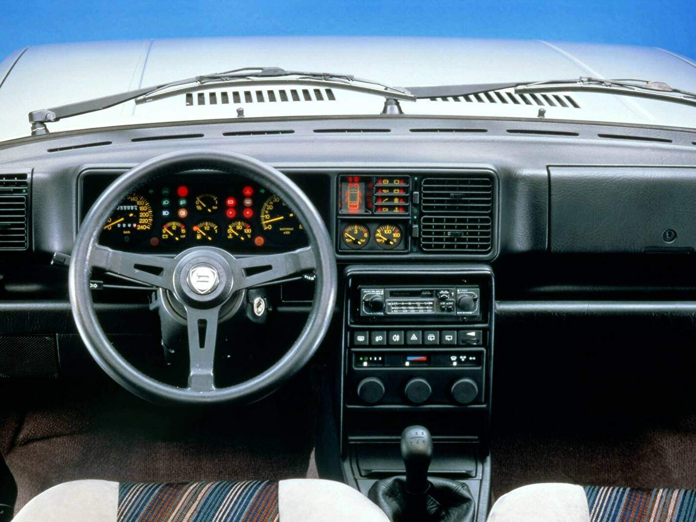 Lancia Delta HF 4WD (831) (1986-1988),  ajouté par fox58