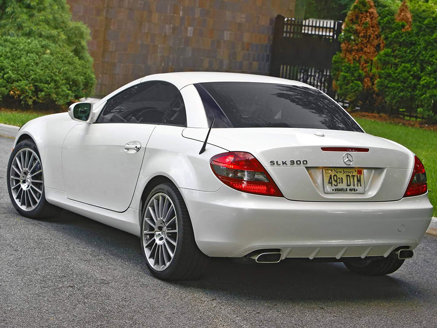 Mercedes-Benz SLK II 300 (R171) « Diamond White Edition » (2009),  ajouté par fox58