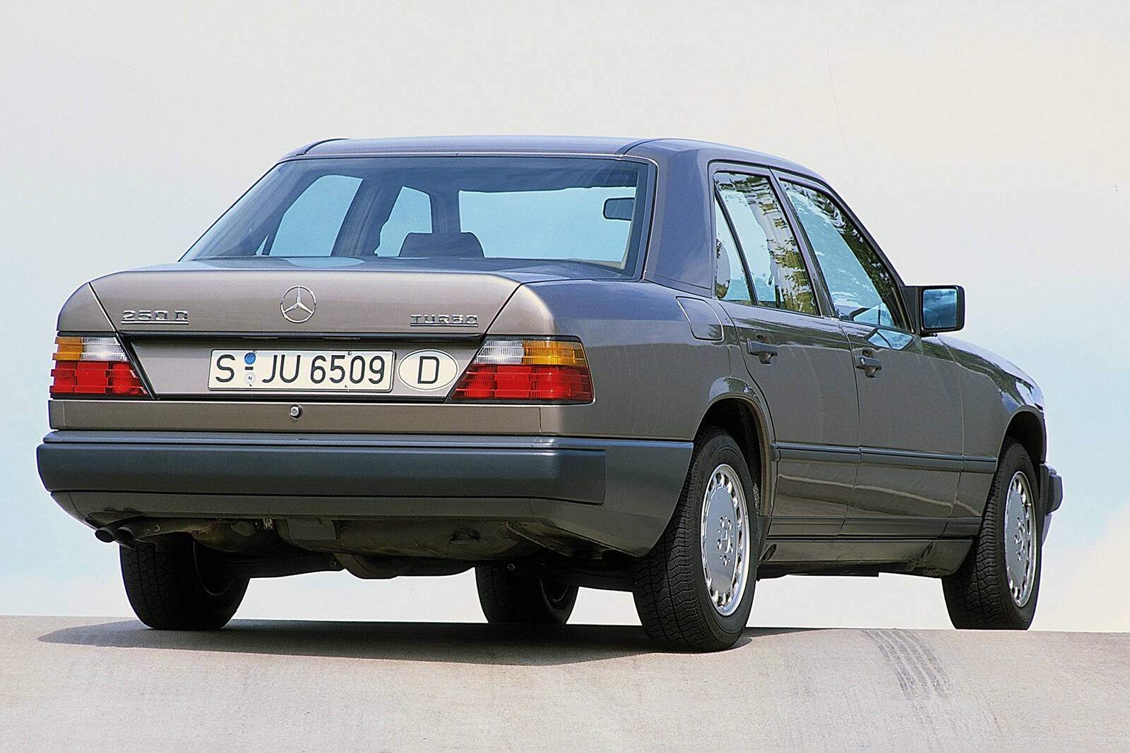 Mercedes-Benz 250 D Turbo (W124) (1988-1993),  ajouté par fox58