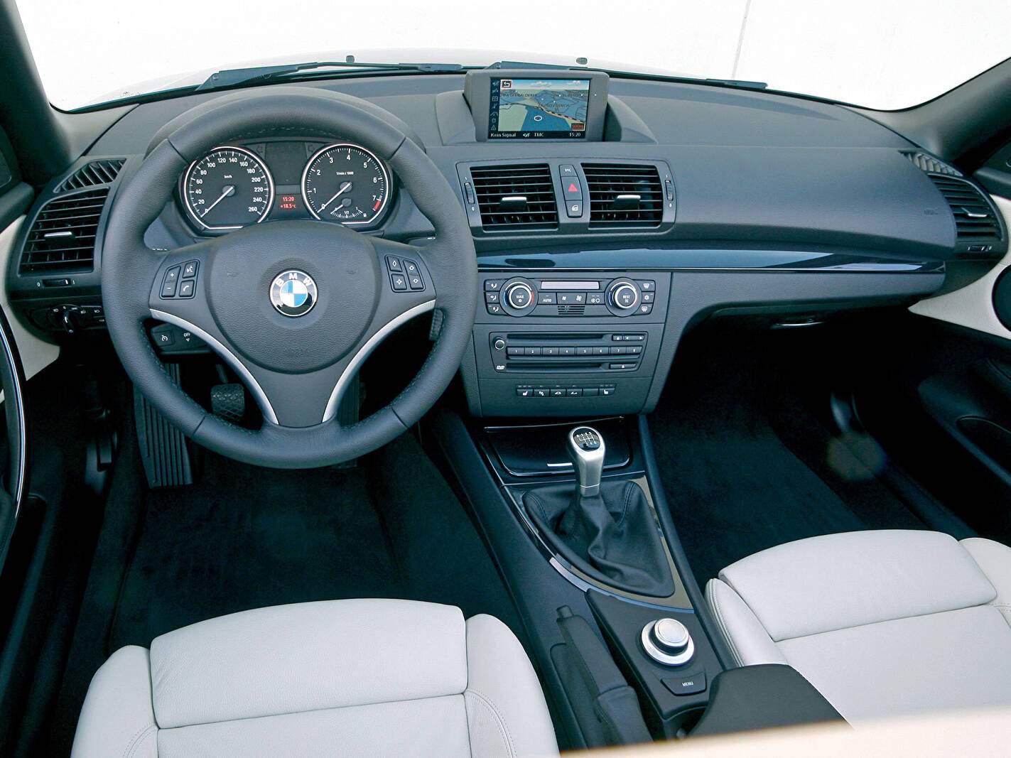 BMW 125i Cabriolet (E88) (2007-2013),  ajouté par fox58