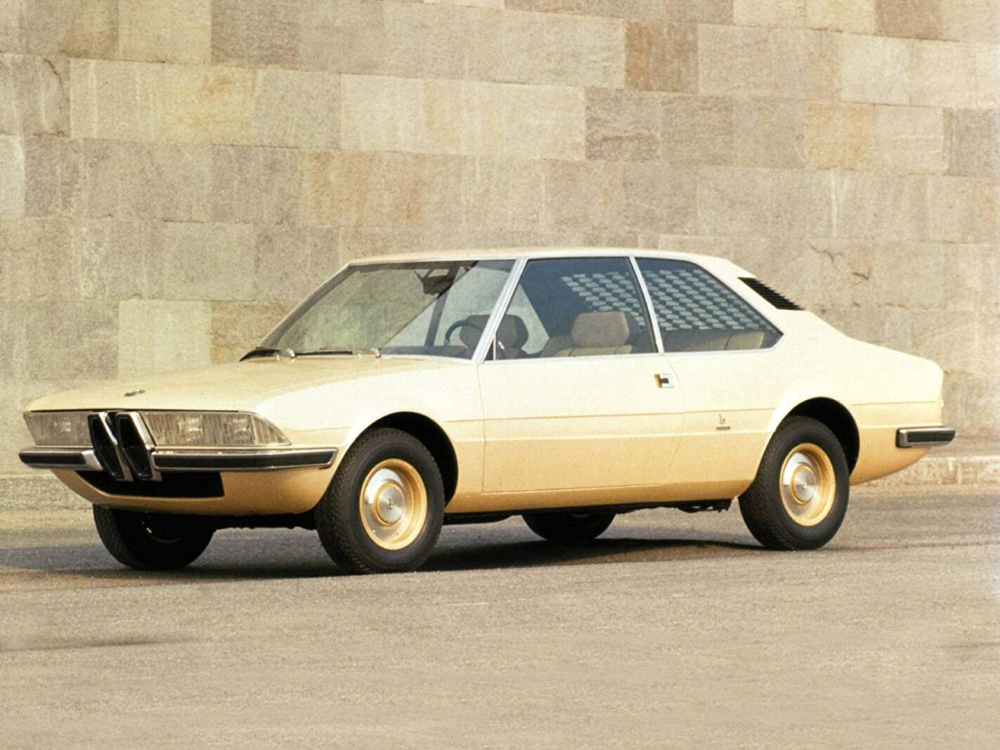 BMW 2002 TI Garmisch (1970),  ajouté par fox58