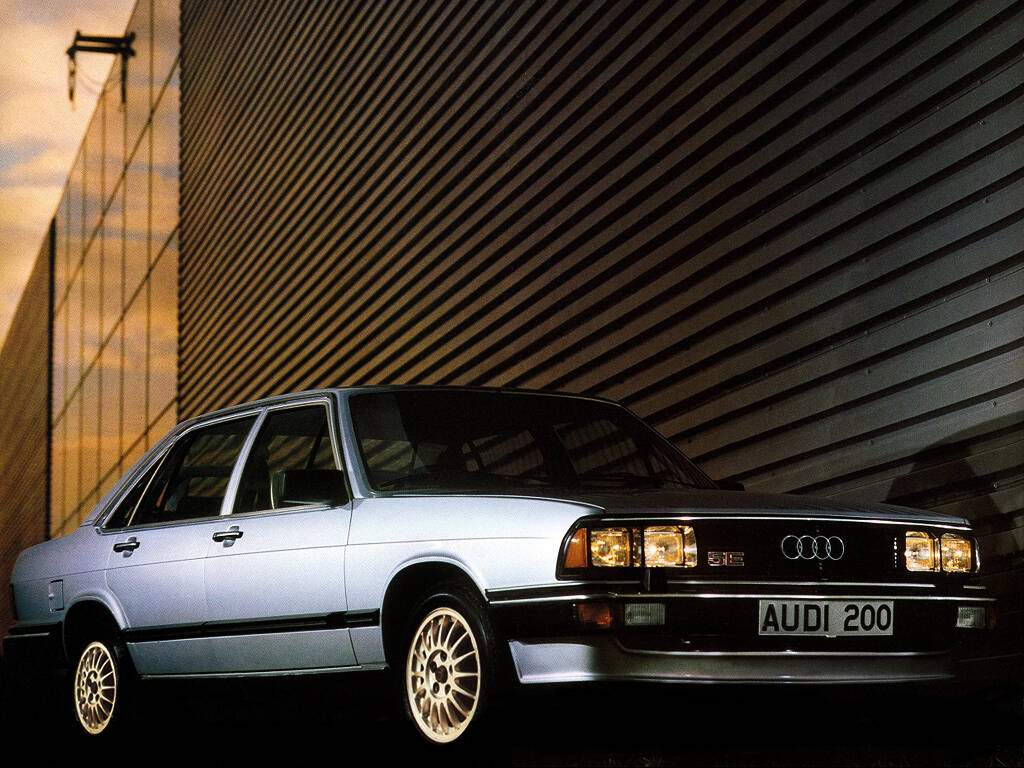 Audi 200 5E (43) (1980-1984),  ajouté par fox58