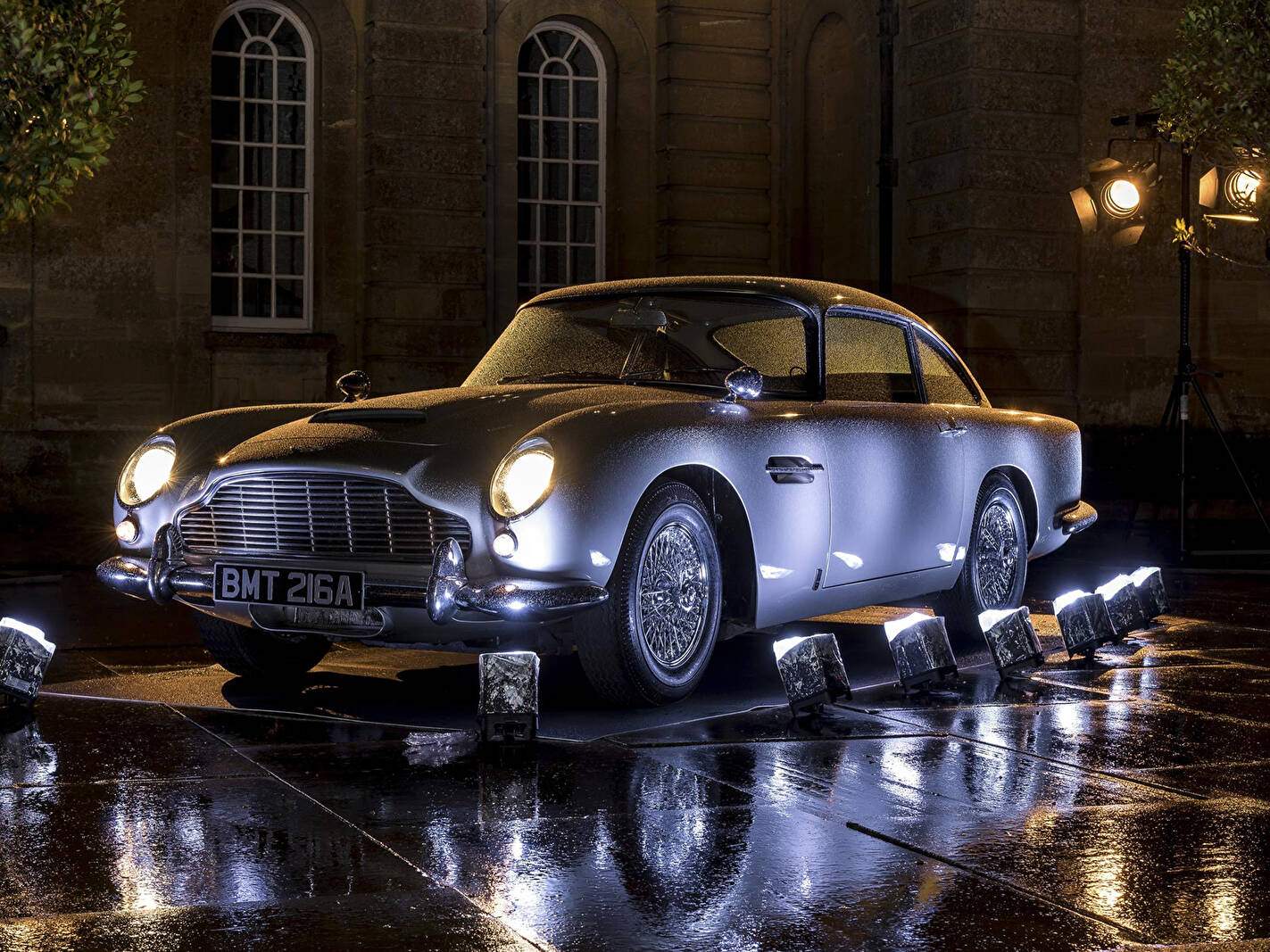 Voitures de films : Aston Martin DB5 (2011),  ajouté par fox58