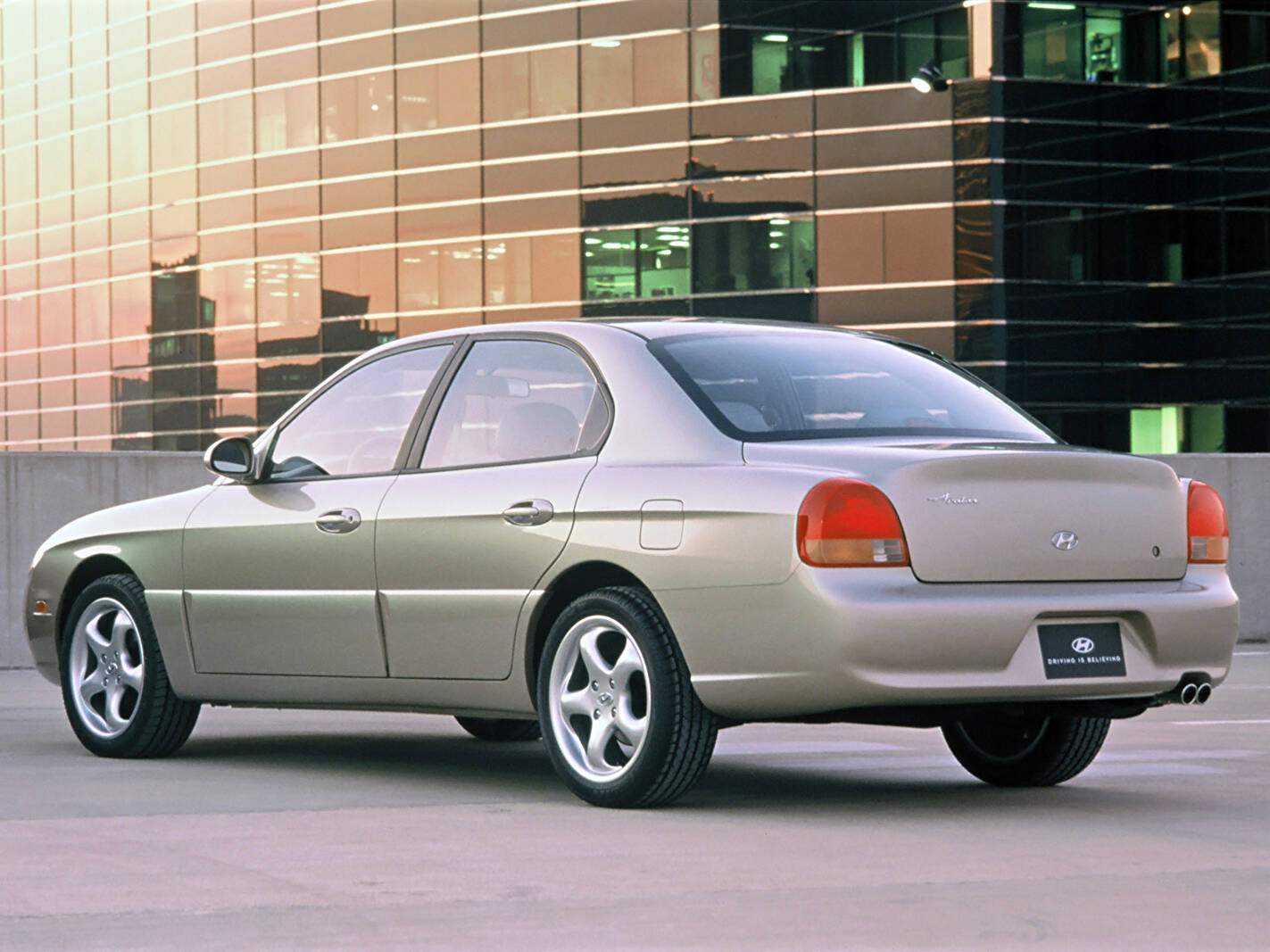 Hyundai Avatar Concept (1998),  ajouté par fox58