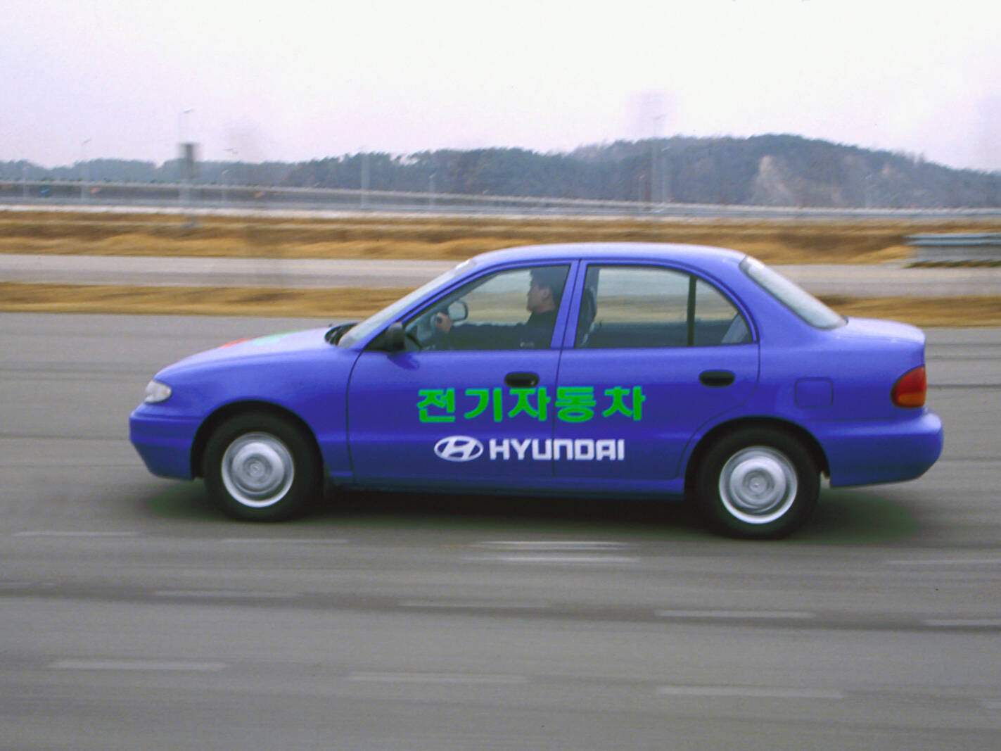 Hyundai Accent EV Concept (1995),  ajouté par fox58