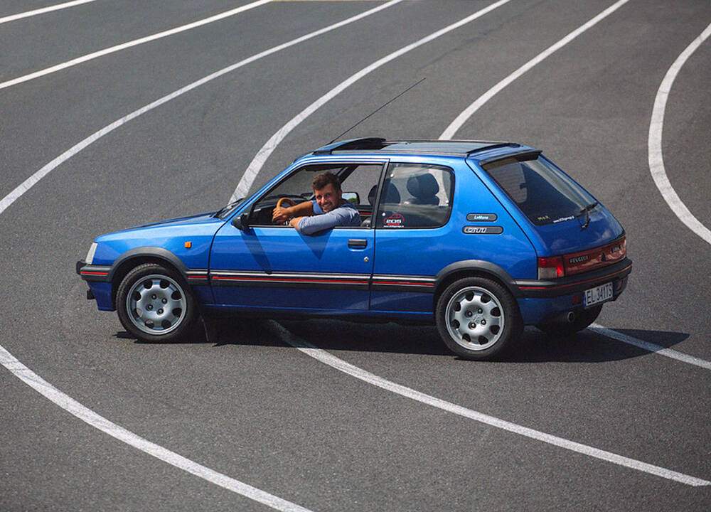 Peugeot 205 1.9 GTi 120 « Le Mans » (1991),  ajouté par fox58