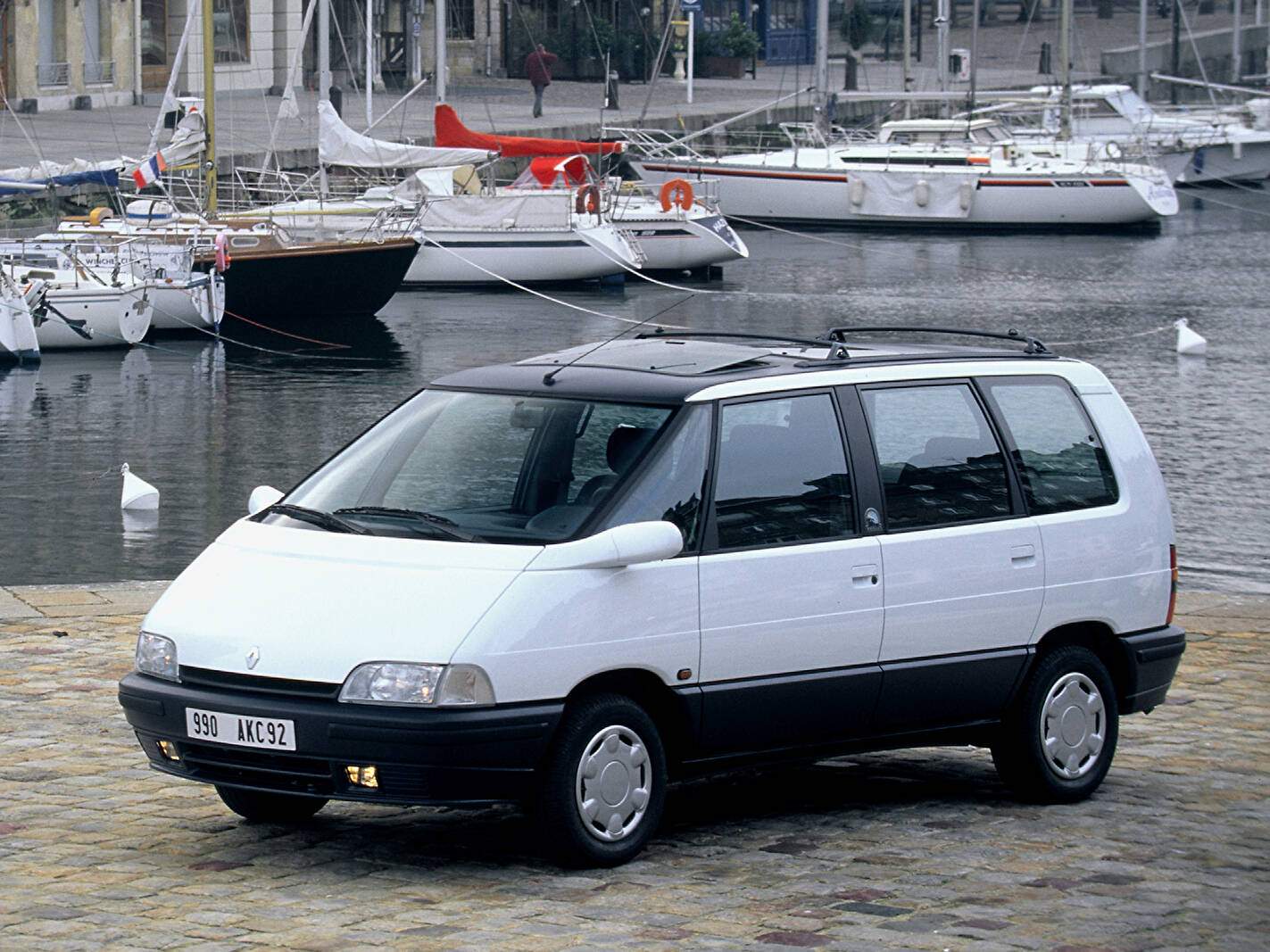 Renault Espace II 2.1 TD « Magellan » (1996),  ajouté par fox58