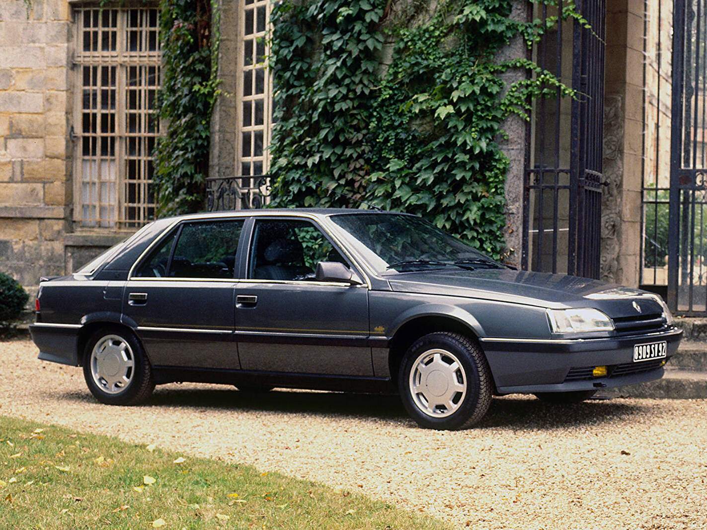 Renault 25 2.1D « Camargue » (1989),  ajouté par fox58