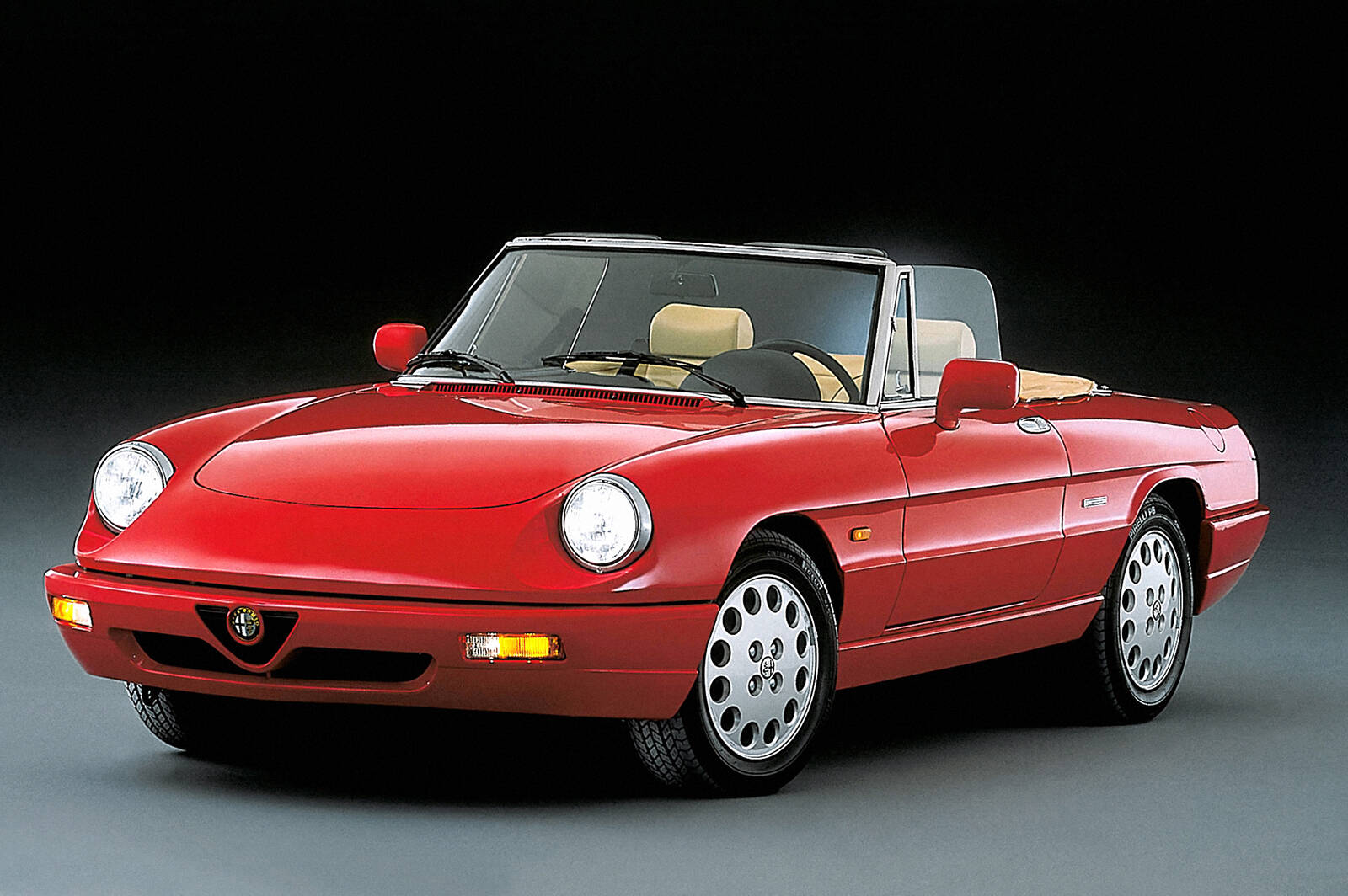 Alfa Romeo Spider 2000 (Séries IV) (1990-1992),  ajouté par fox58