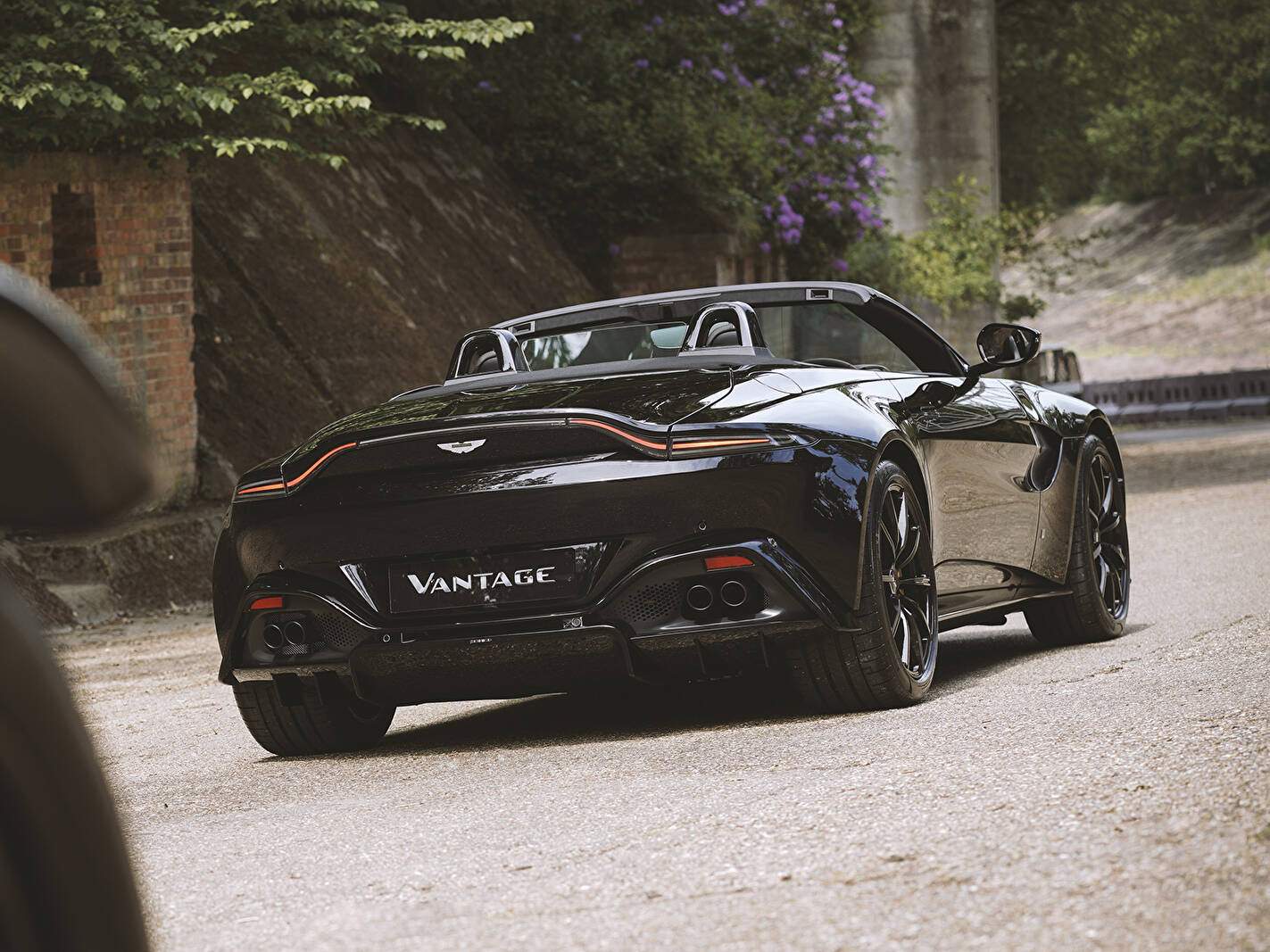 Aston Martin Vantage Roadster « A3 » (2021),  ajouté par fox58