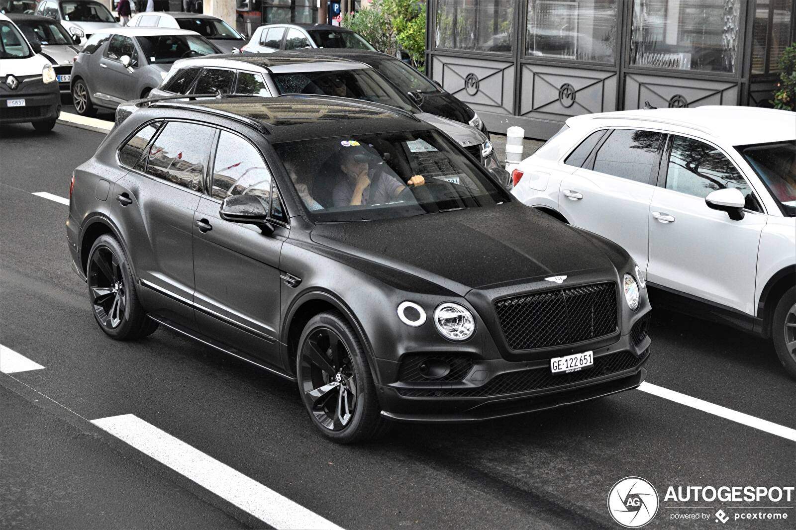 Bentley Bentayga « Black Edition » (2018),  ajouté par fox58