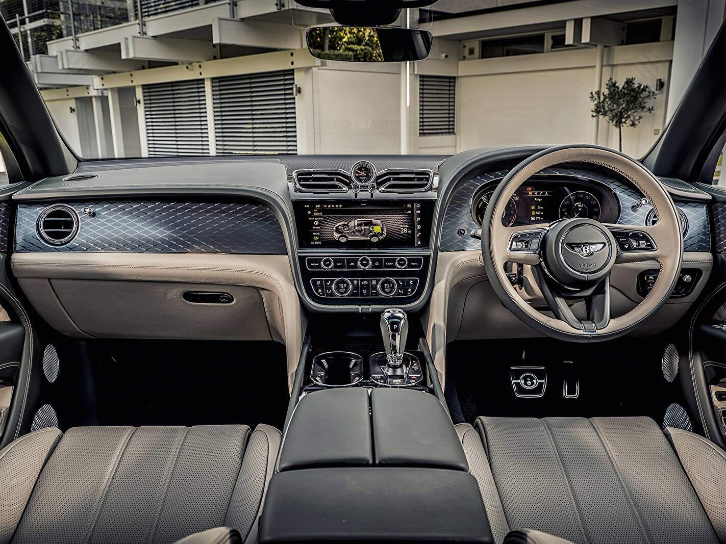 Bentley Bentayga Hybrid « First Edition » (2020),  ajouté par fox58
