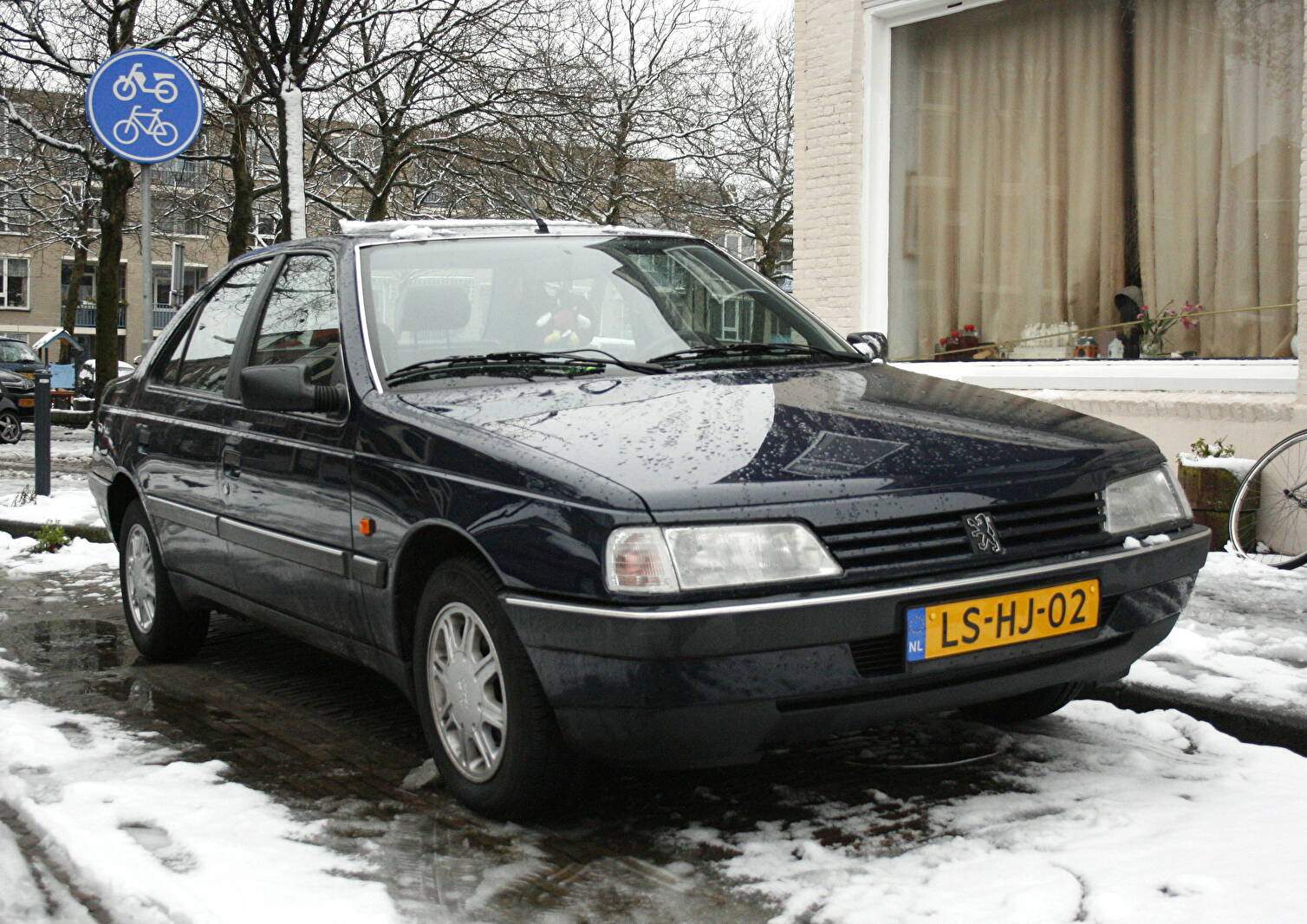 Peugeot 405 1.6 90 « GRX » (1992),  ajouté par fox58