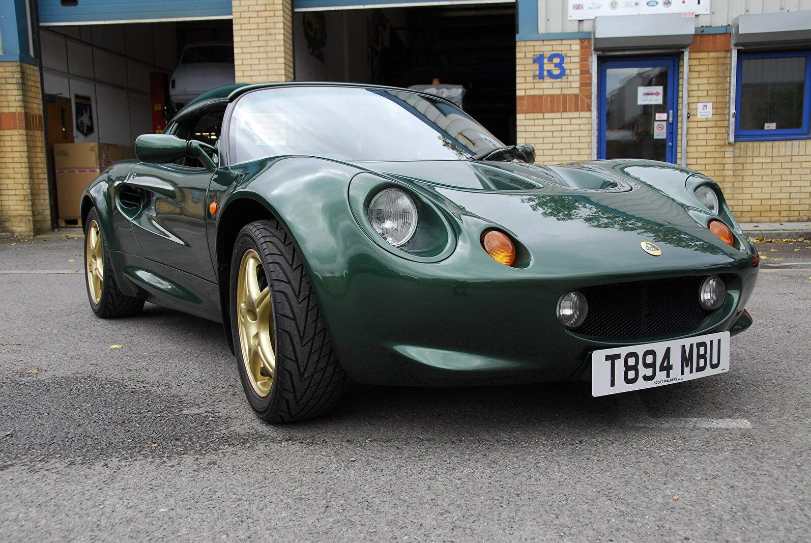 Lotus Elise « 50th Anniversary Edition » (1999),  ajouté par fox58