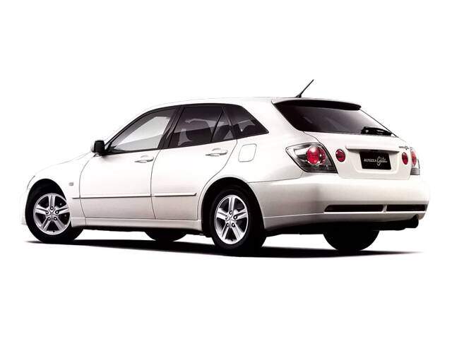 Toyota Altezza Gita 2.0 AS « Wise Selection » (2001-2002),  ajouté par fox58