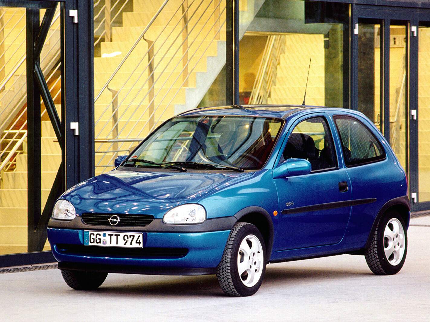Opel Corsa II 1.2 16v (B) « Edition 100 » (1999),  ajouté par fox58