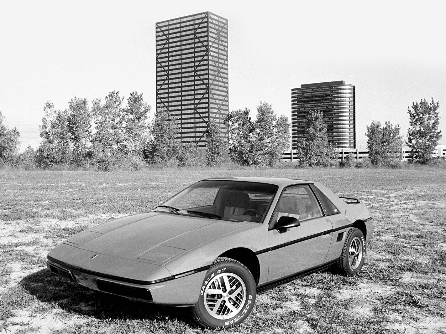 Pontiac Fiero 2.5 (1983-1988),  ajouté par fox58