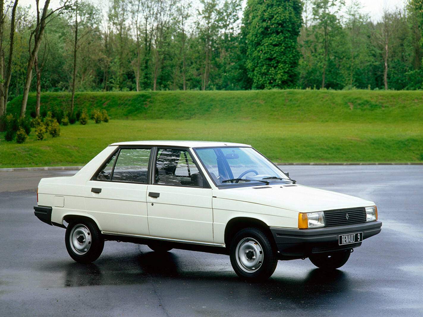 Renault 9 1.1 (1982-1986),  ajouté par fox58