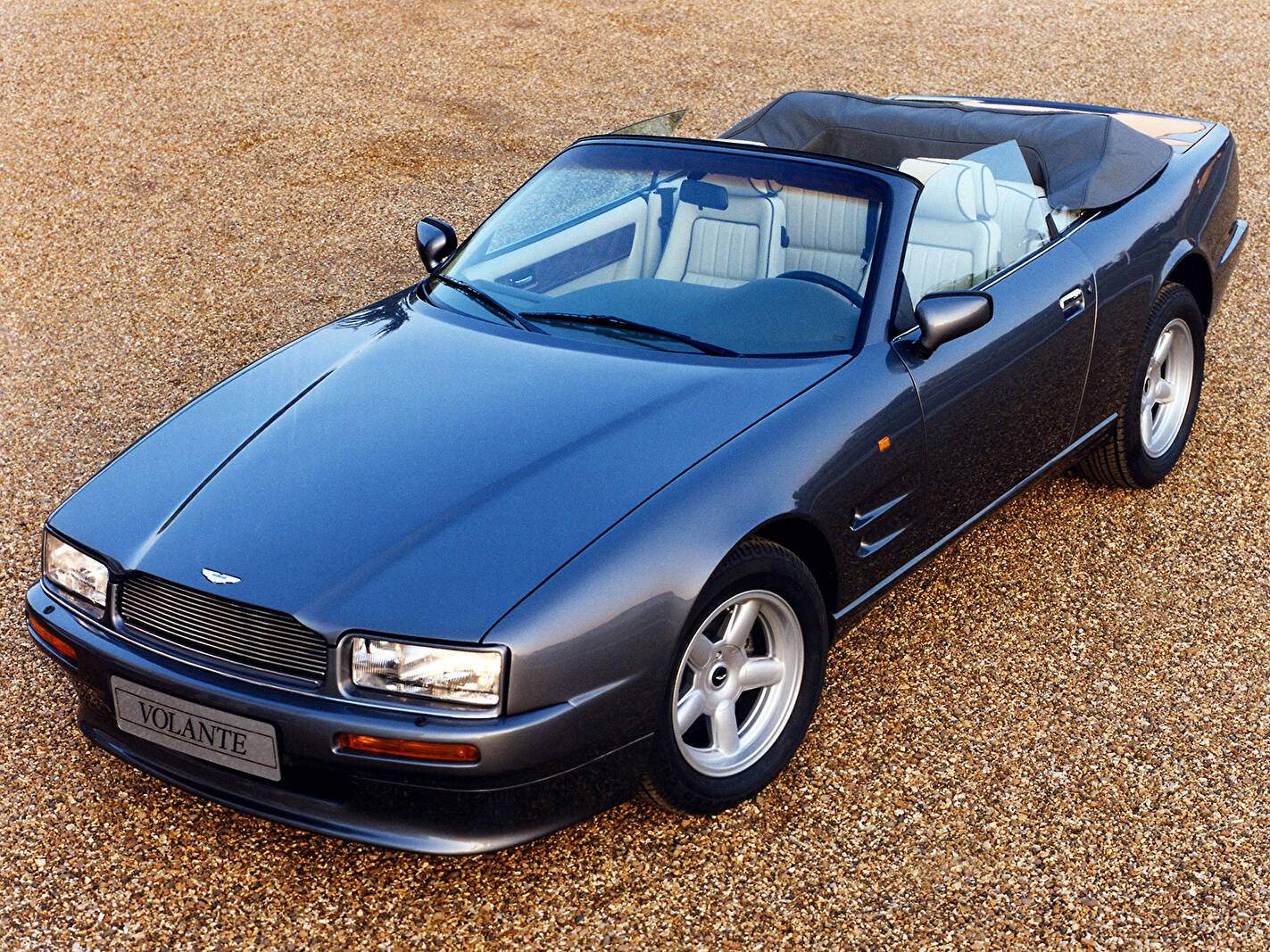 Aston Martin Virage Volante (1994),  ajouté par fox58