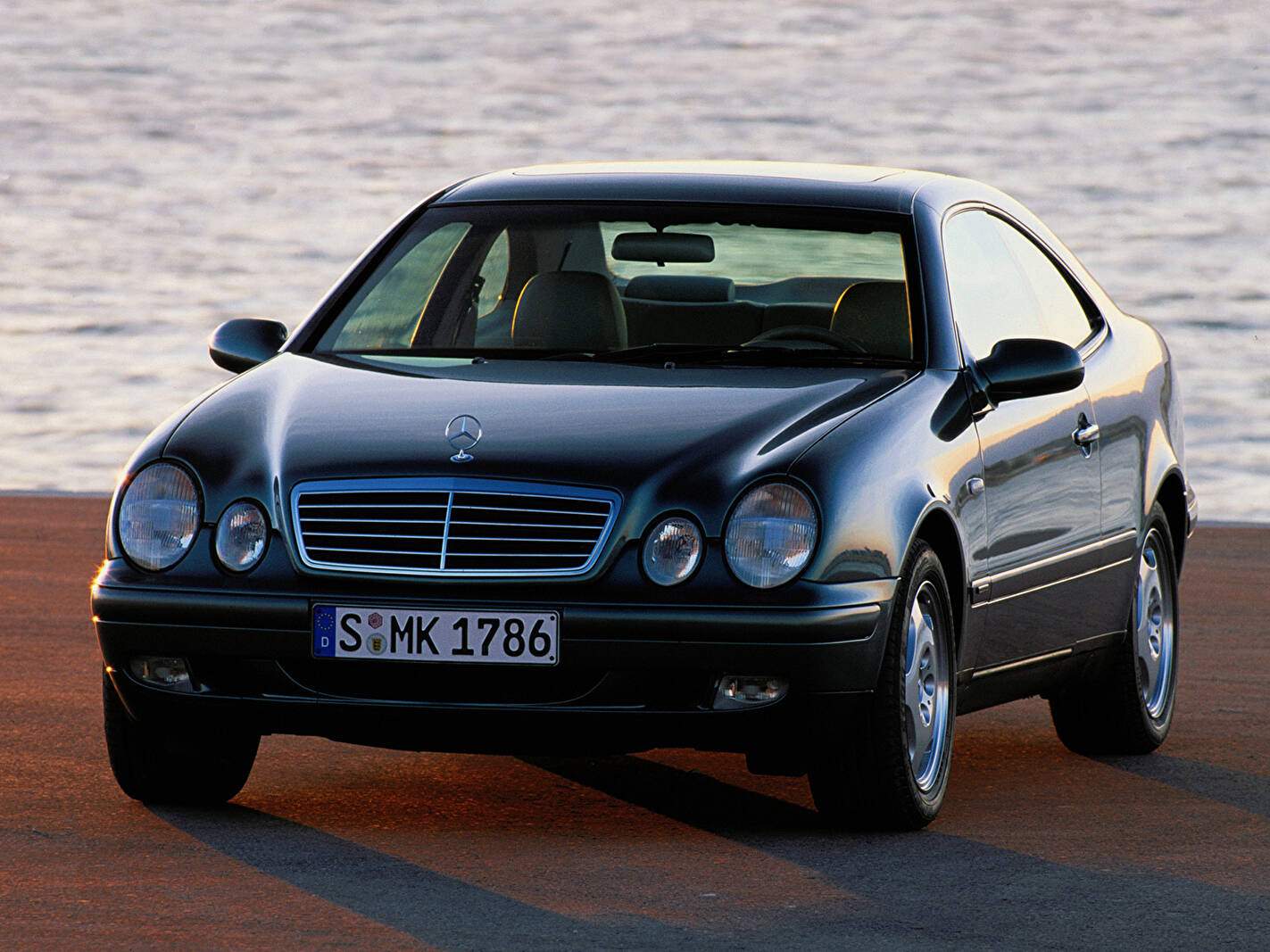Mercedes-Benz CLK 200 (C208) (1997-2000),  ajouté par fox58