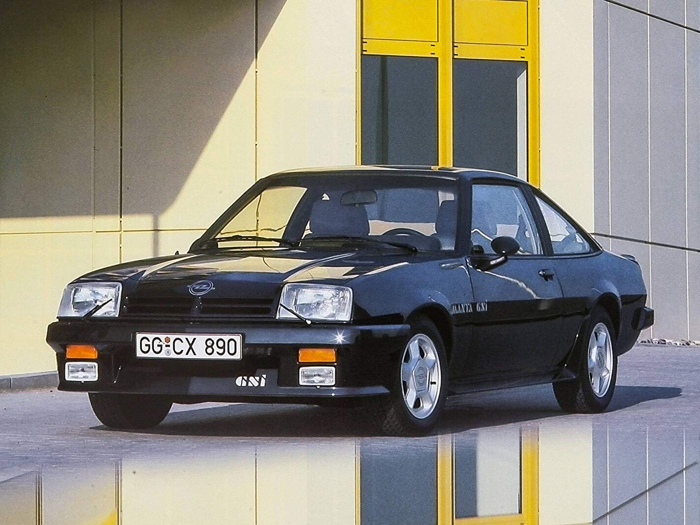 Opel Manta II GT/E - GSi (B) (1982-1987),  ajouté par fox58