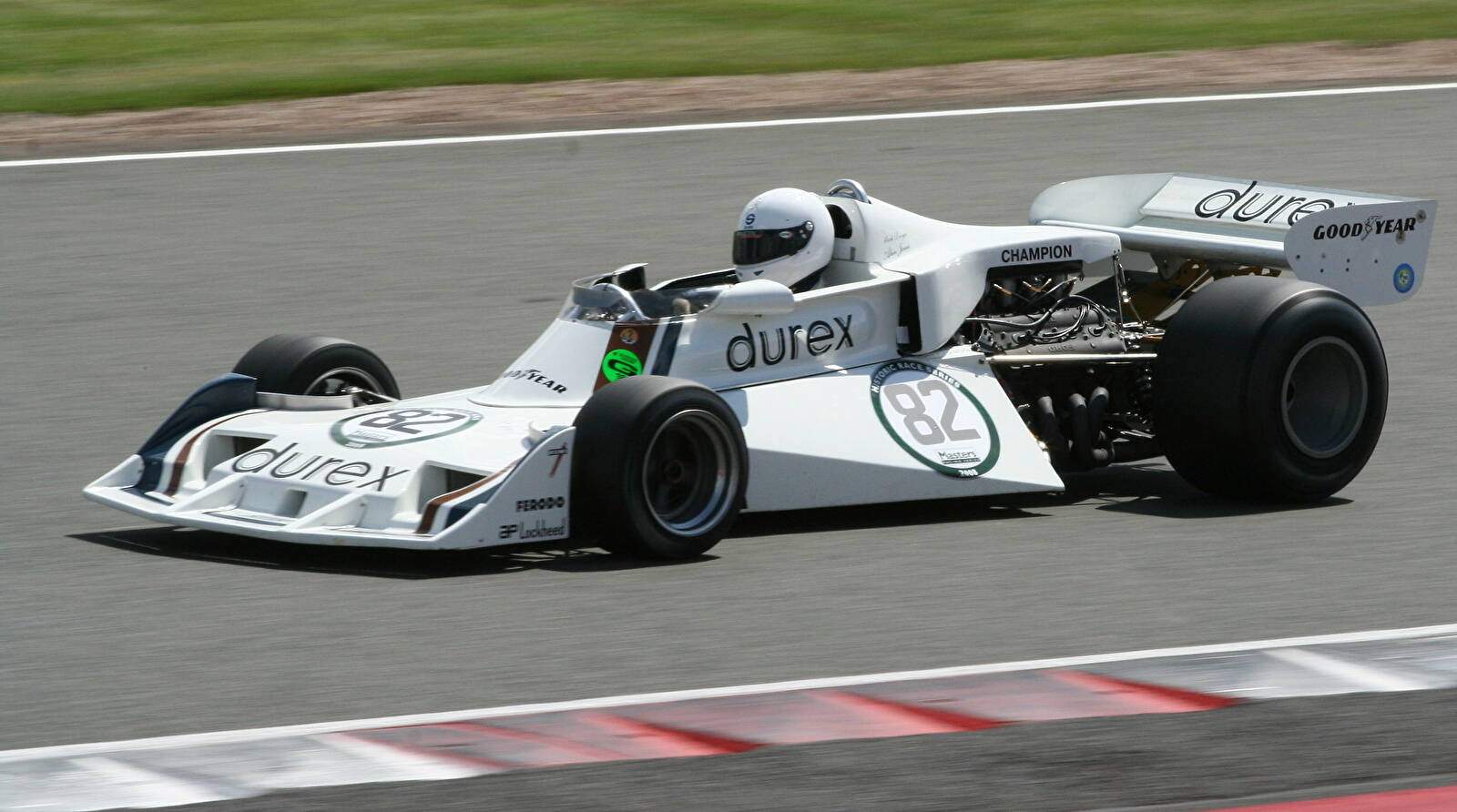 Surtees TS19 (1976-1978),  ajouté par fox58