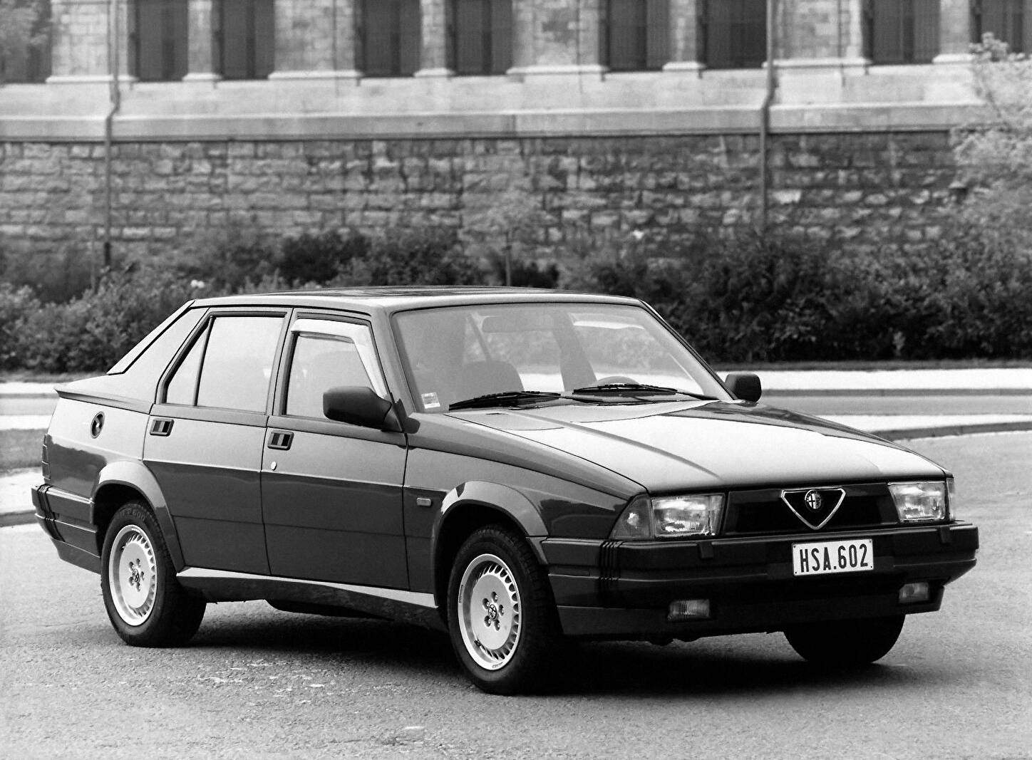 Alfa Romeo 75 3.0 V6 Quadrifoglio Verde (1990-1992),  ajouté par fox58