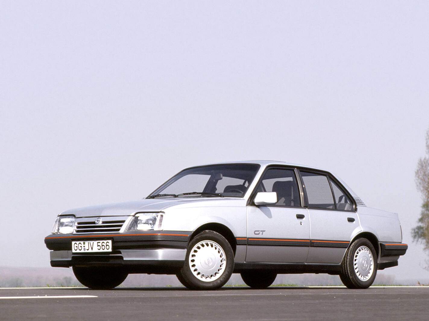 Opel Ascona III GT 1.8i (1984-1987),  ajouté par fox58