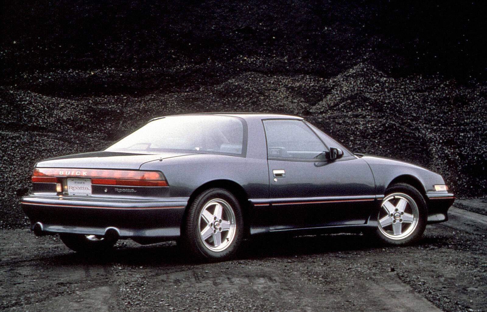 Buick Reatta Turbo RWD Concept (1990),  ajouté par fox58