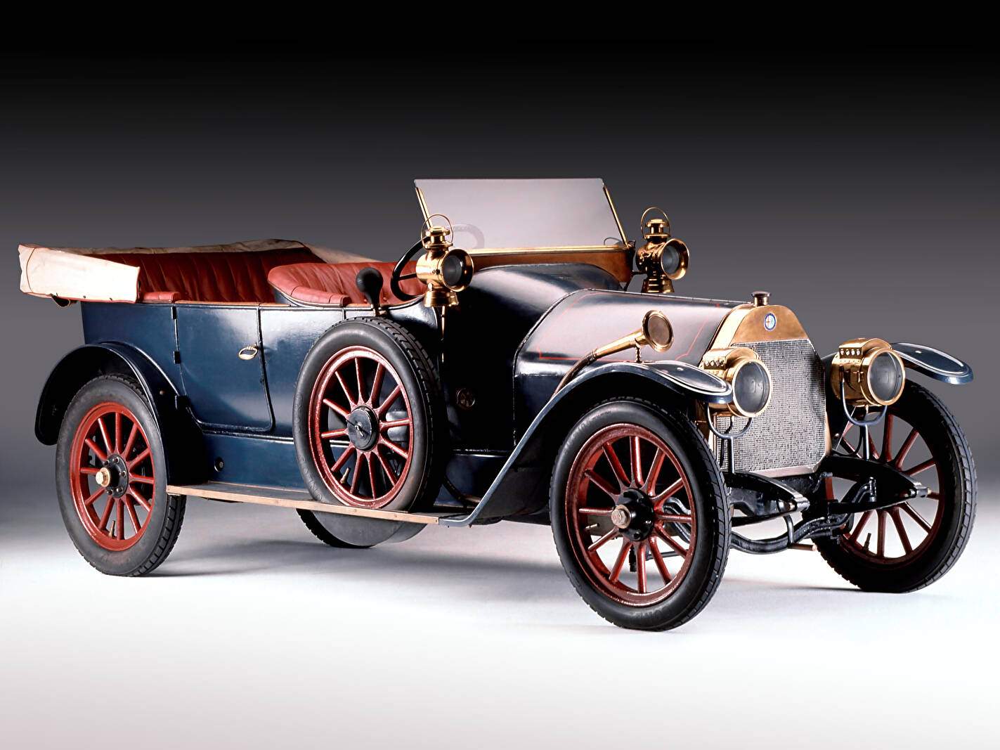 Alfa Romeo 24 HP (1910-1914),  ajouté par fox58