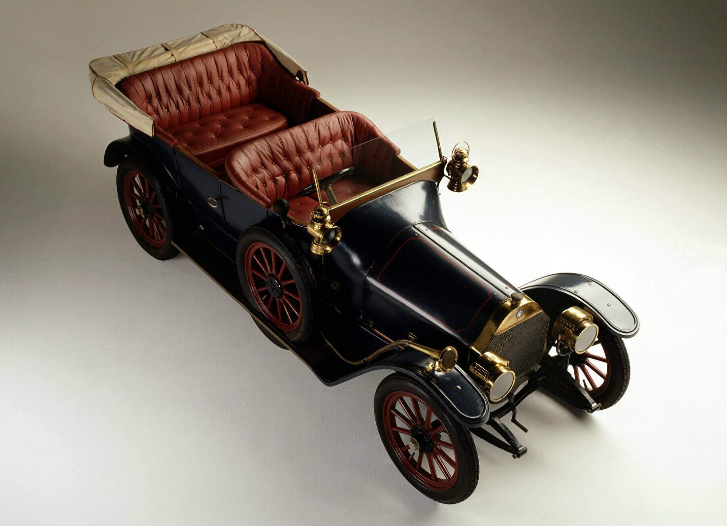 Alfa Romeo 24 HP (1910-1914),  ajouté par fox58