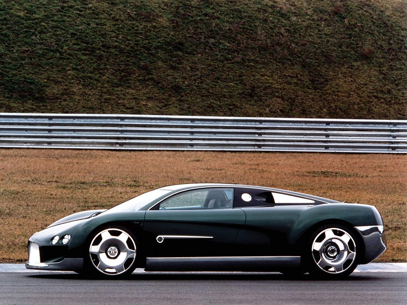 Bentley Hunaudieres Concept (1999),  ajouté par fox58