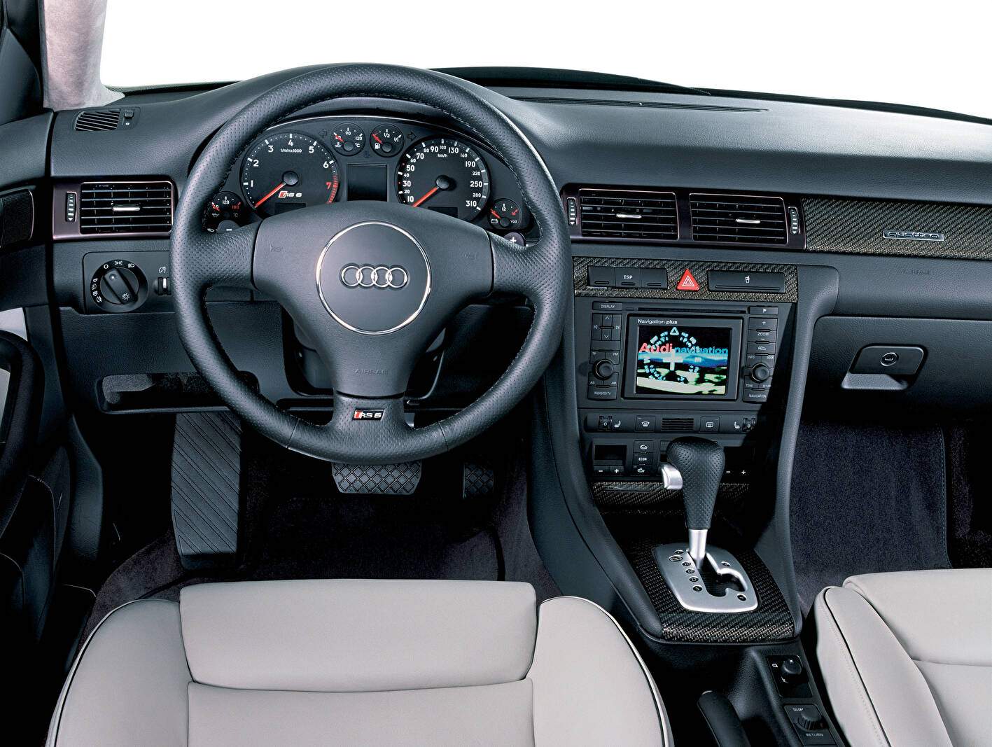 Audi RS6 II Avant (C5) (2002-2004),  ajouté par fox58