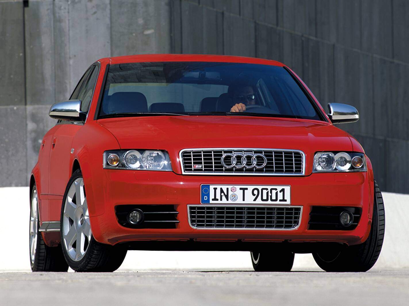 Audi S4 II (B6) (2003-2006),  ajouté par fox58