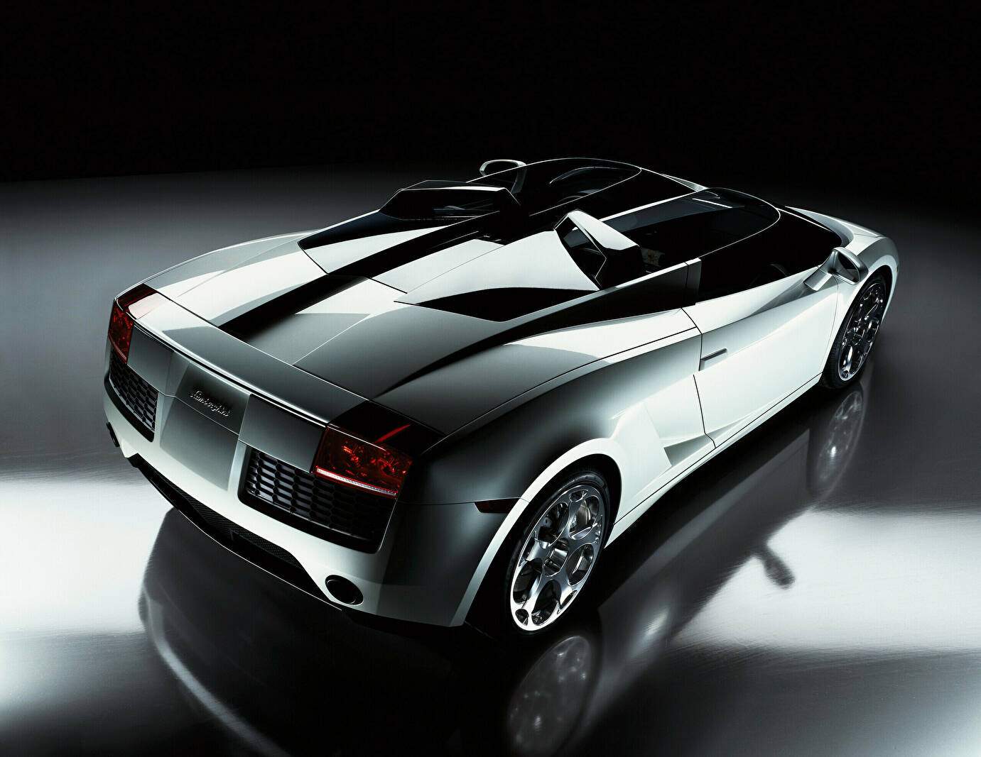 Lamborghini Concept S (2005),  ajouté par fox58