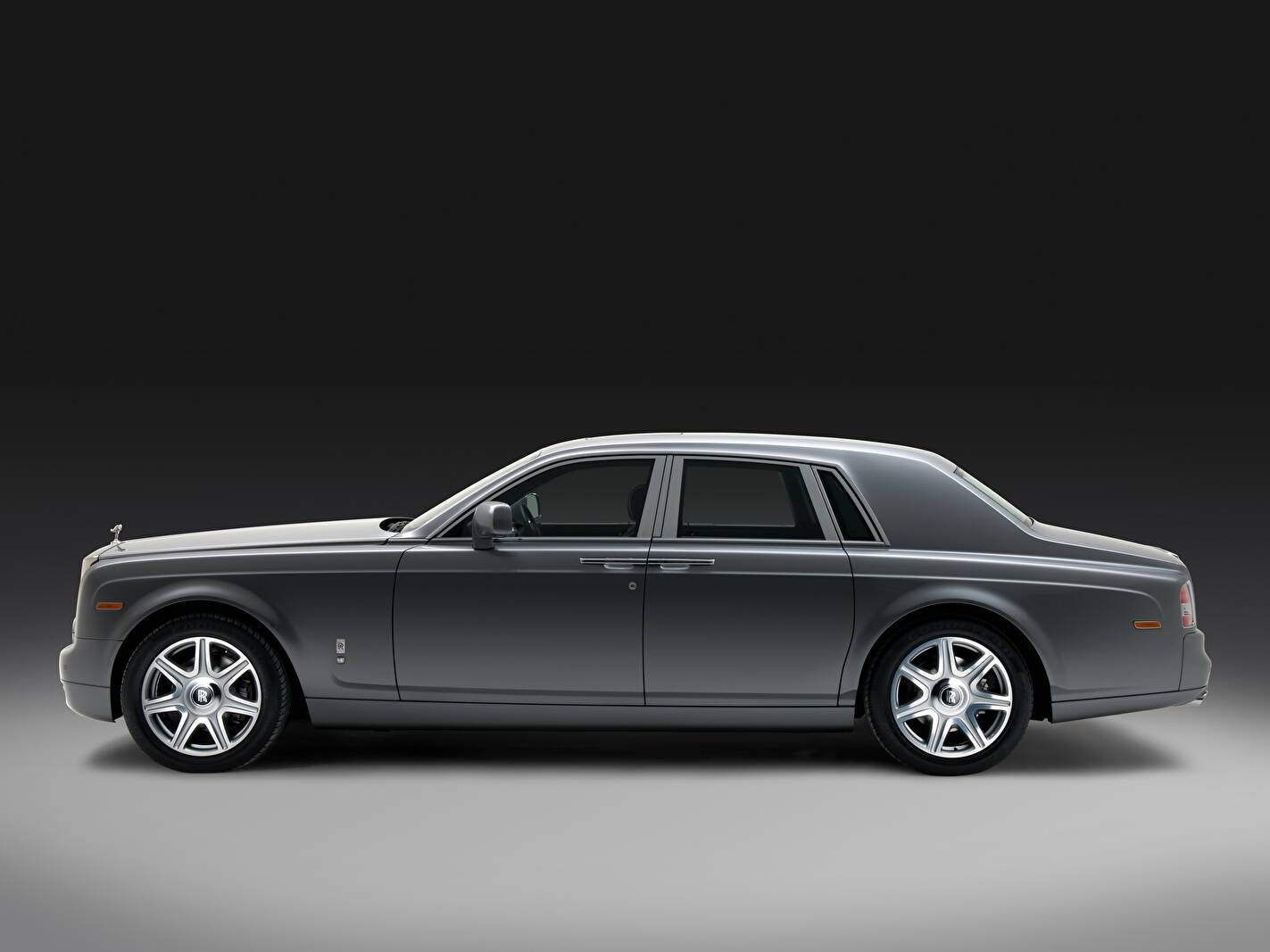 Rolls-Royce Phantom VII (2003-2012),  ajouté par fox58