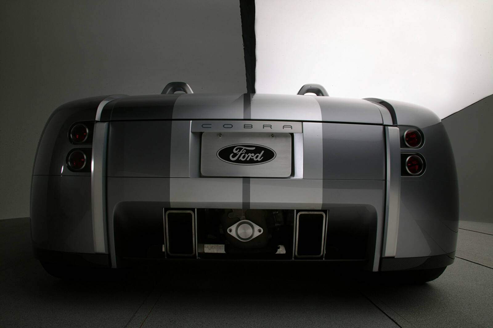 Ford Shelby Cobra Concept (2004),  ajouté par fox58