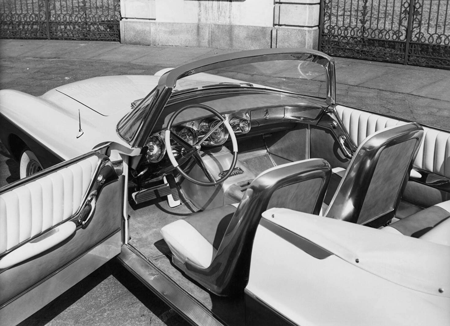 Chrysler Flight Sweep I Concept Car (1955),  ajouté par fox58