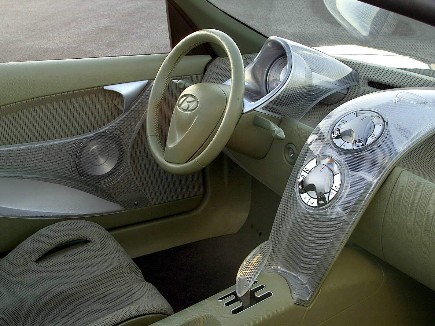 Hyundai HCD-6 Concept (2001),  ajouté par fox58