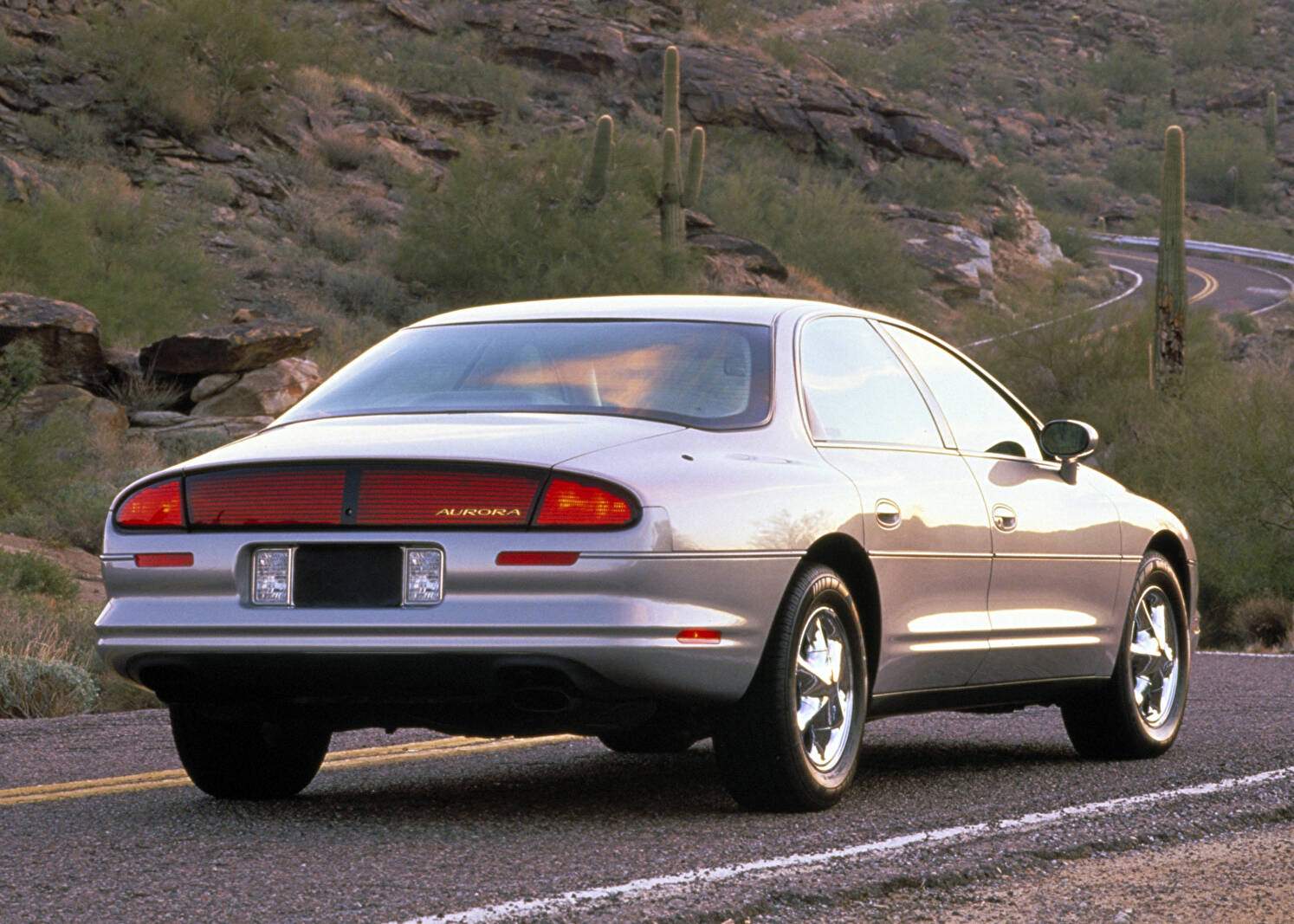 Oldsmobile Aurora 4.0 V8 (1995-1999),  ajouté par fox58