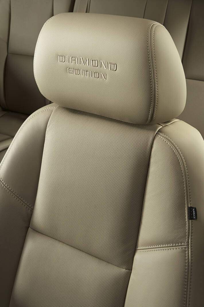 Chevrolet Suburban X 1500 5.3 V8 « 75th Anniversary Diamond Edition » (2010),  ajouté par fox58