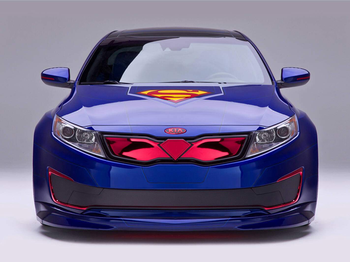Kia Optima Hybrid "Inspired by Superman" (2013),  ajouté par fox58