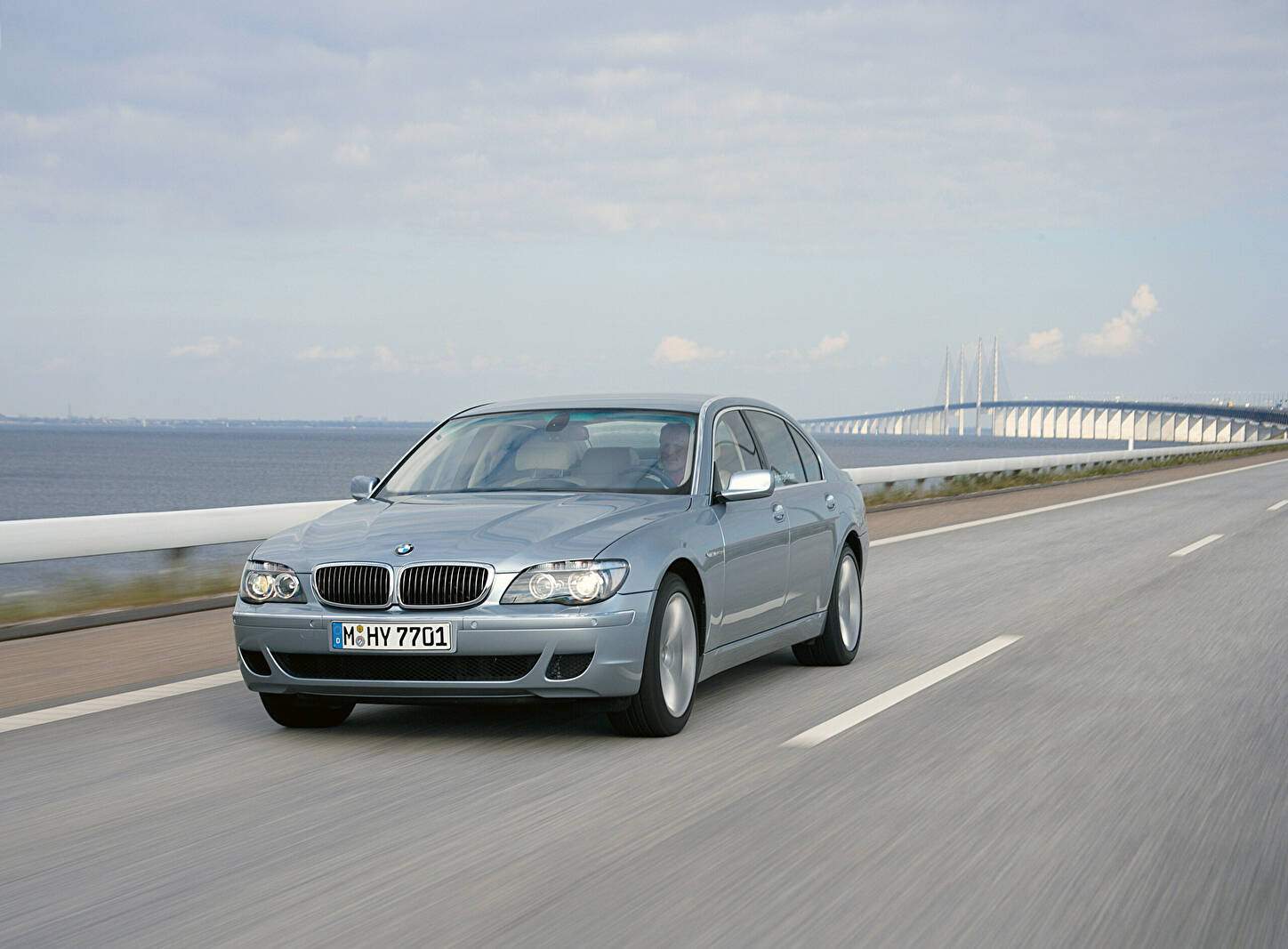 BMW Hydrogen 7 (E66) (2005-2007),  ajouté par fox58