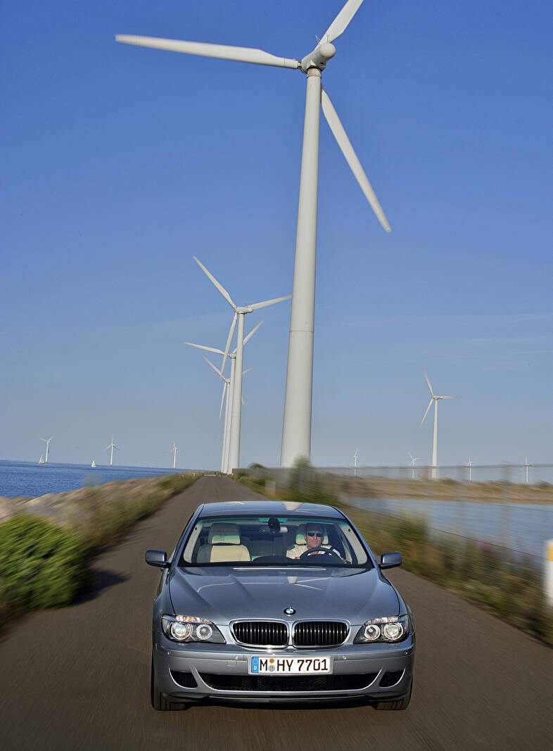 BMW Hydrogen 7 (E66) (2005-2007),  ajouté par fox58