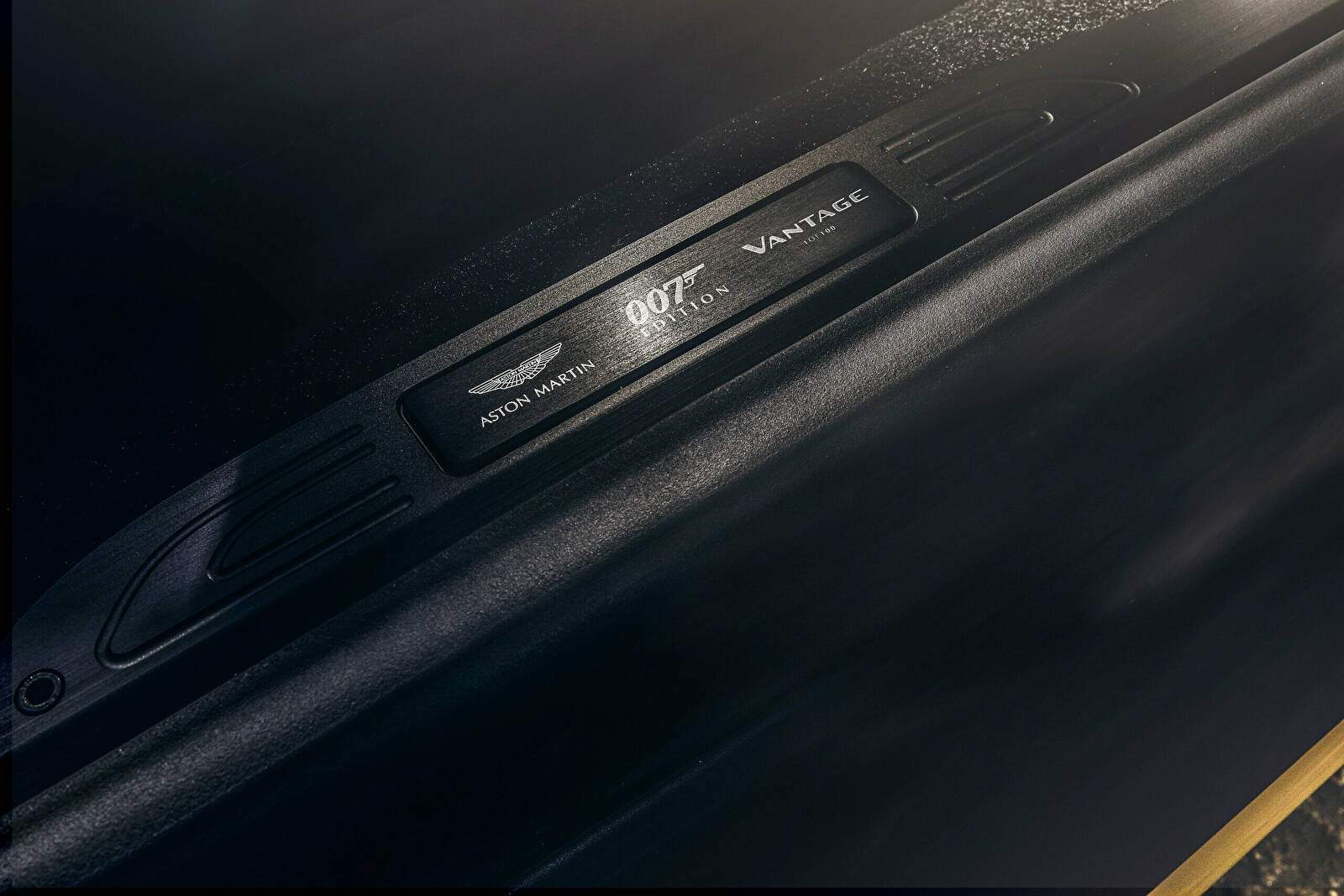 Aston Martin Vantage « 007 Edition » (2020),  ajouté par fox58