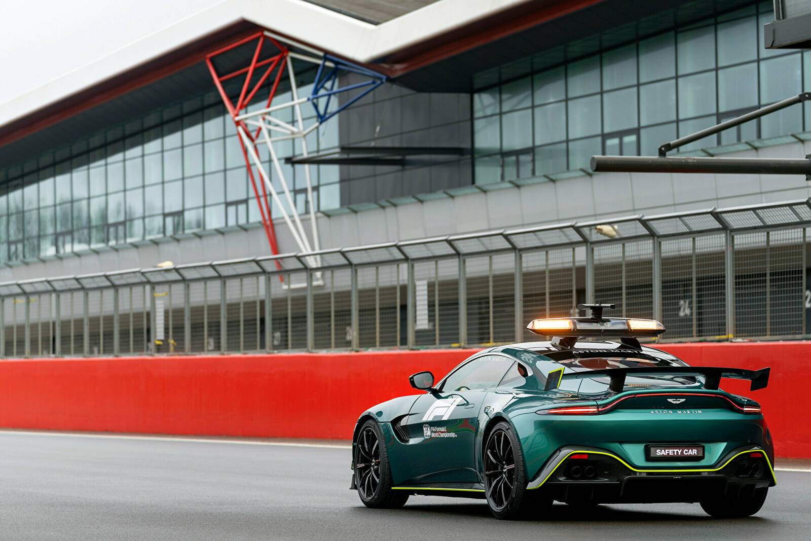 Aston Martin Vantage « F1 Safety Car » (2021),  ajouté par fox58