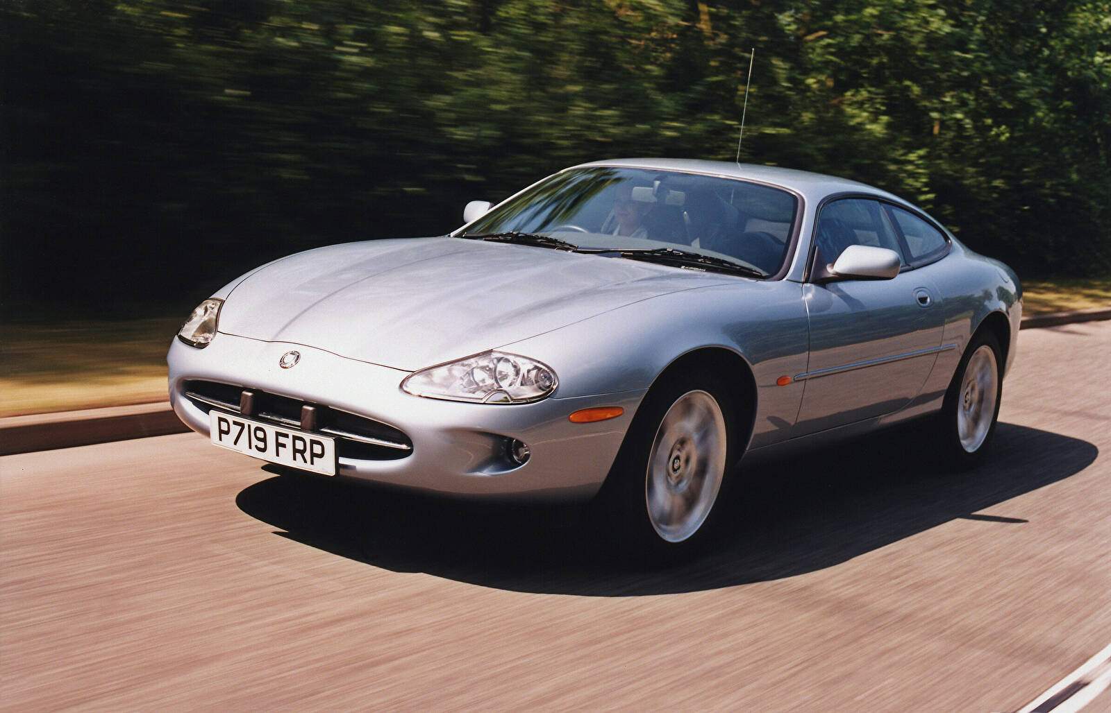 Jaguar XK8 Coupé 4.0 (X100) (1996-2002),  ajouté par fox58