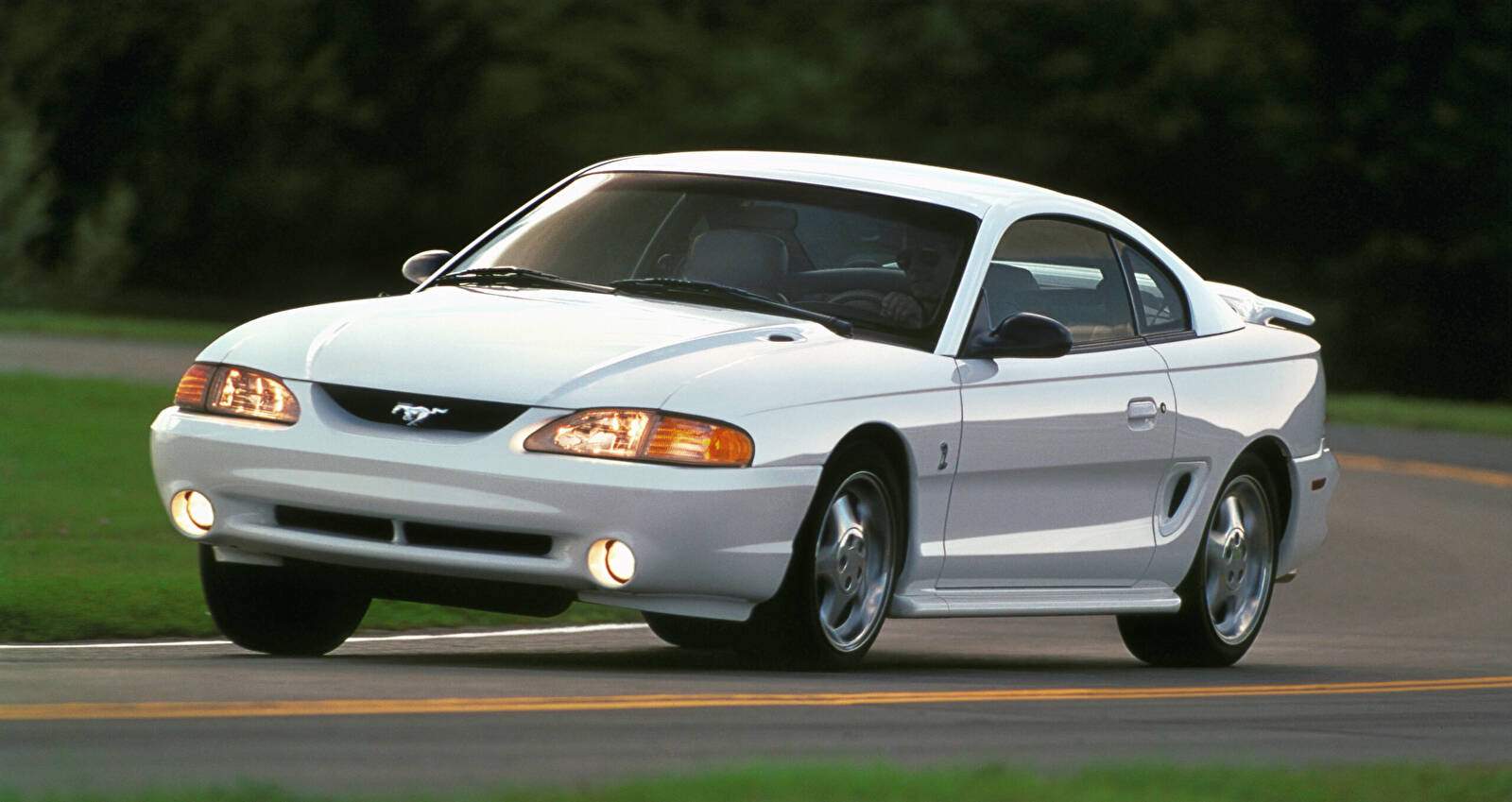 Ford Mustang IV Cobra (1994-1995),  ajouté par fox58